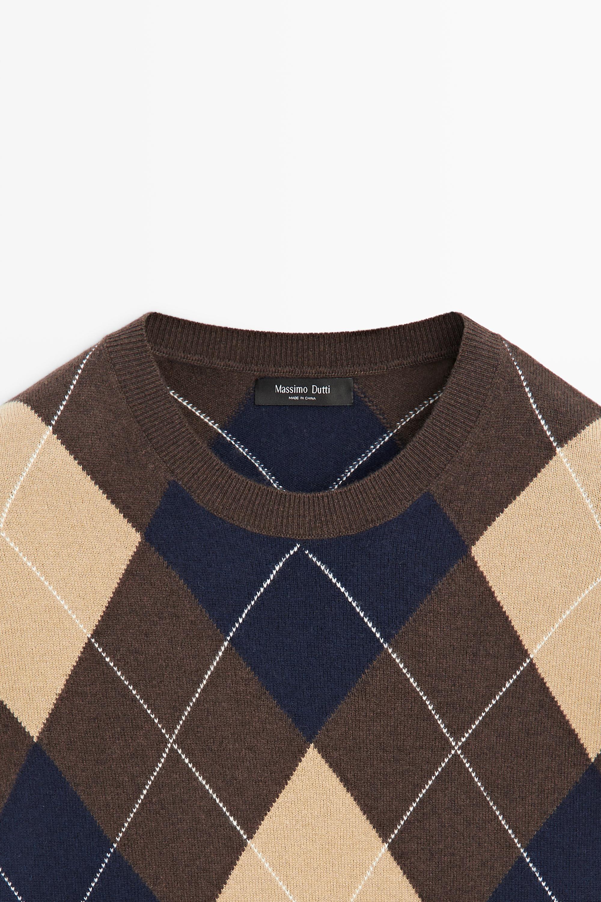 Pull en maille à losanges avec de la laine